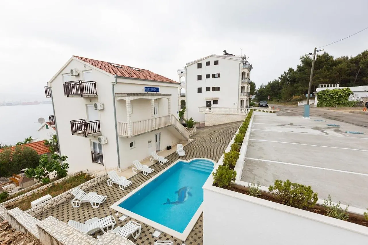 Apartment In Okrug Donji With Sea View, Balcony, Air Conditioning, Wifi 5166-4 Donji Okrug  Kroatien