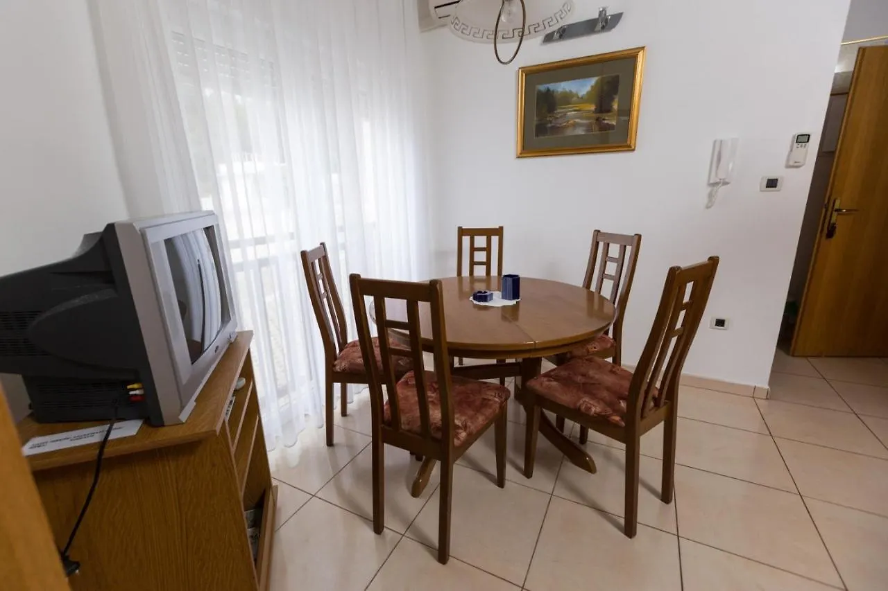 Apartment In Okrug Donji With Sea View, Balcony, Air Conditioning, Wifi 5166-4 Donji Okrug  Kroatien